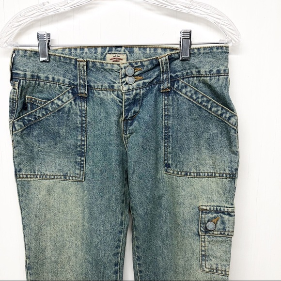 Abercrombie & Fitch Vintage Blast Cropped Jeans - Picture 3 of 8